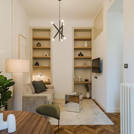 Casa Unica Milano - Elegant Apartment With Balcony - Centrale 1 Kültér fotó