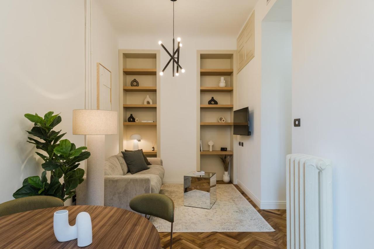 Casa Unica Milano - Elegant Apartment With Balcony - Centrale 1 Kültér fotó