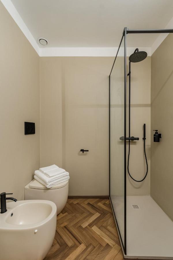 Casa Unica Milano - Elegant Apartment With Balcony - Centrale 1 Kültér fotó