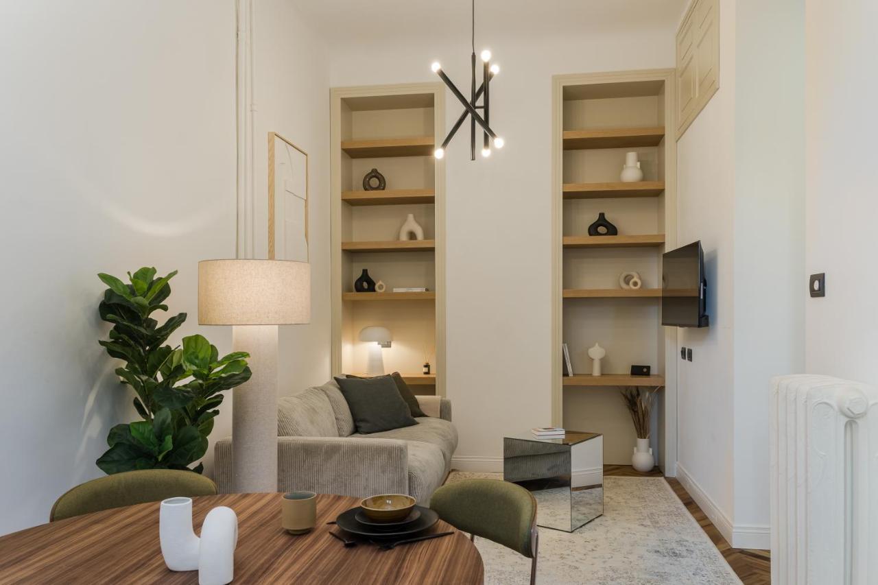 Casa Unica Milano - Elegant Apartment With Balcony - Centrale 1 Kültér fotó